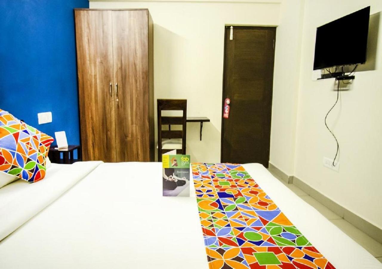 Hotel The 12 Degrees West Egl