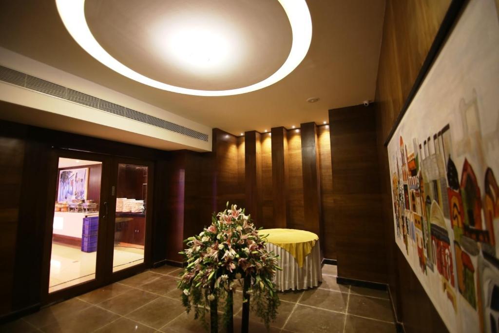 Savoury Business Hotel 3*