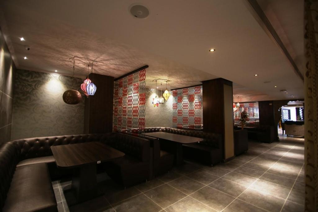 Hotel Savoury Business 3*