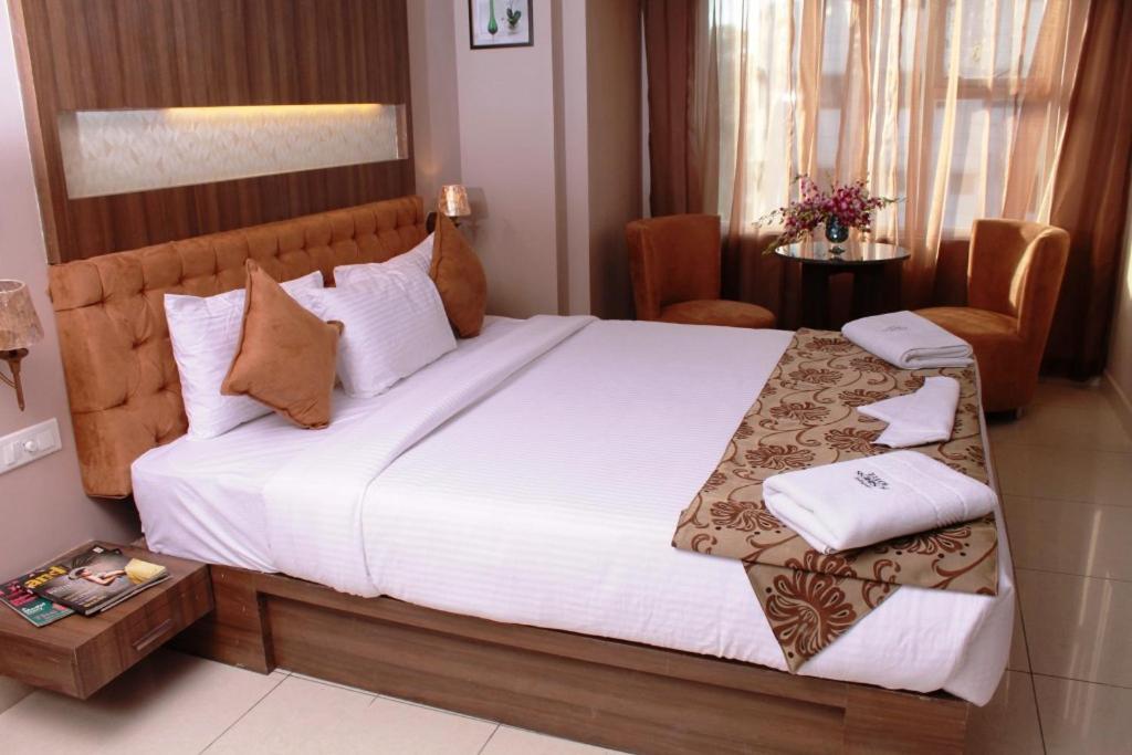 Hotel Savoury Business 3*