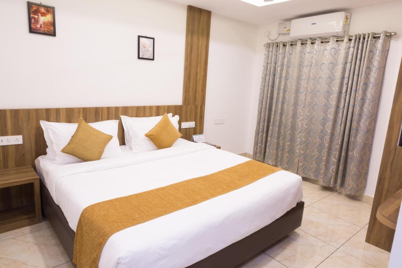 The Porch Hotel/service 3* Bangalore
