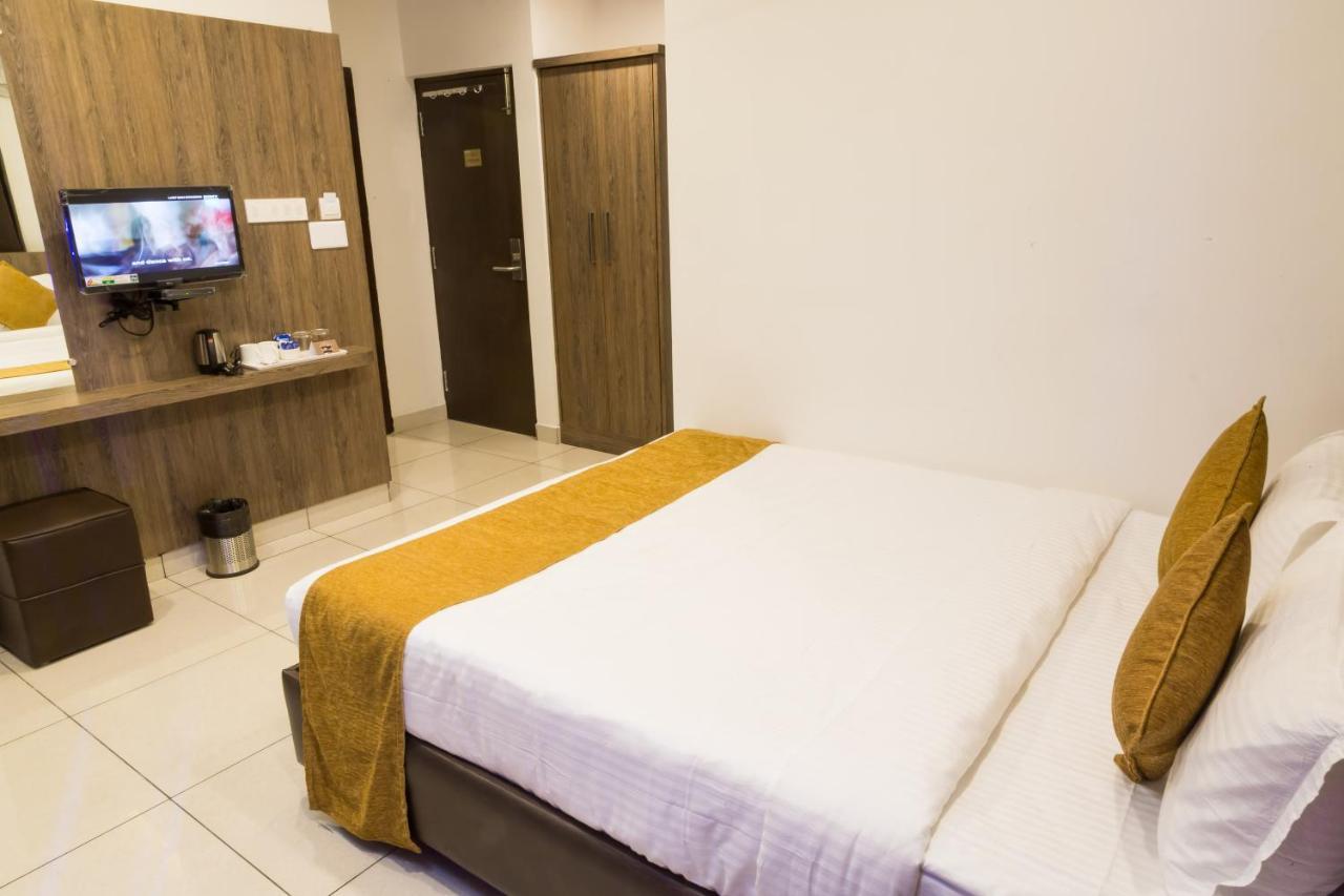 The Porch Hotel/service 3* Bangalore