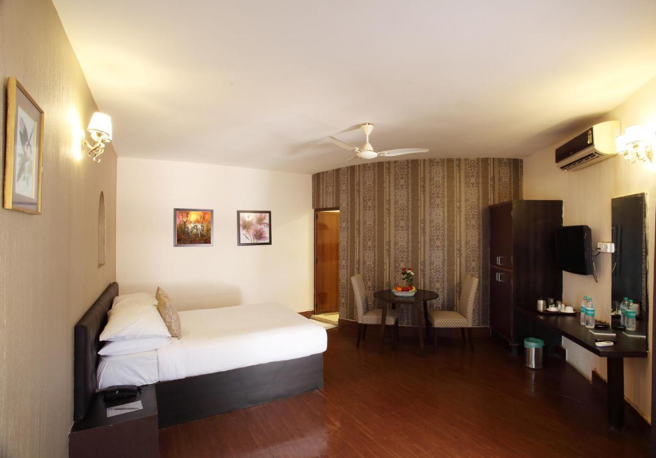 Royalton Leisure & Hotel *