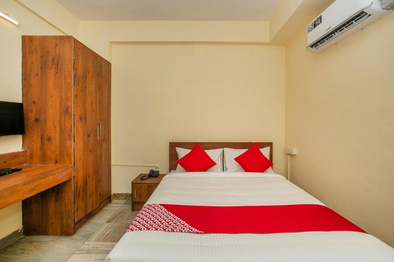 Hotel Oyo 26565 Rajatha Mahal Bangalore