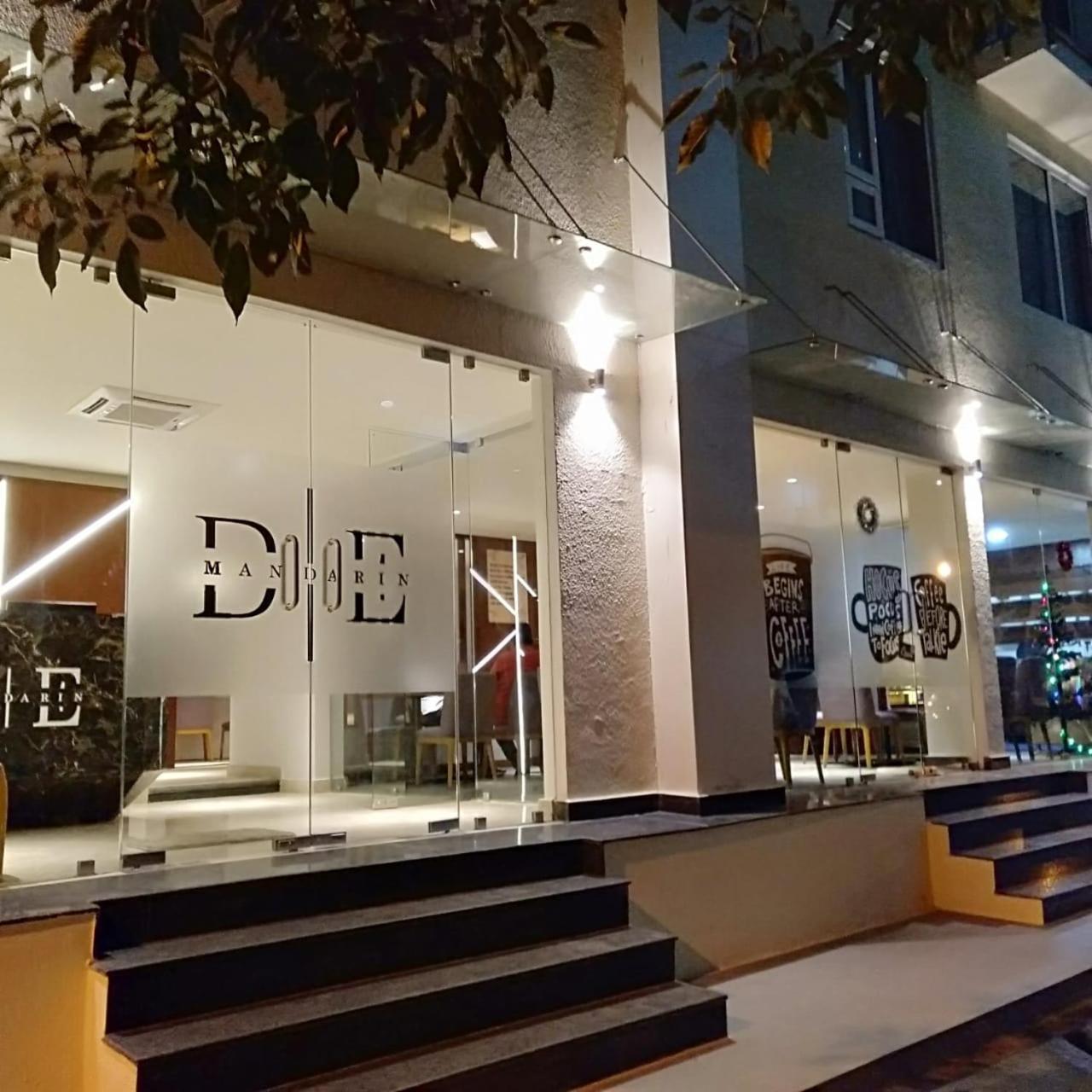 Hotel De Mandarin Bangalore
