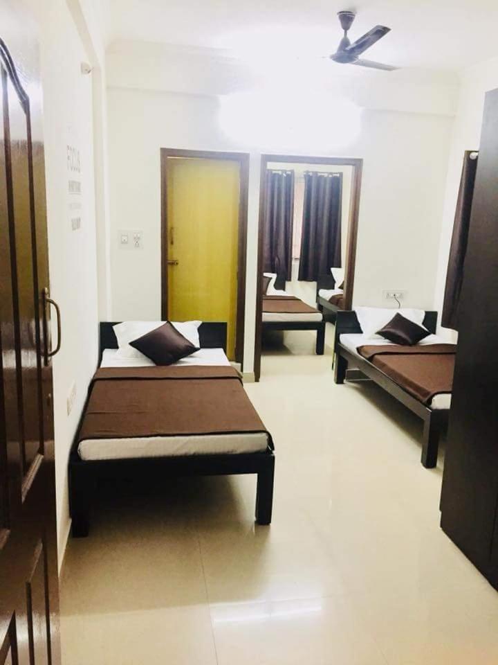 Albergue Transit Dorms - A Backpackers & Bangalore