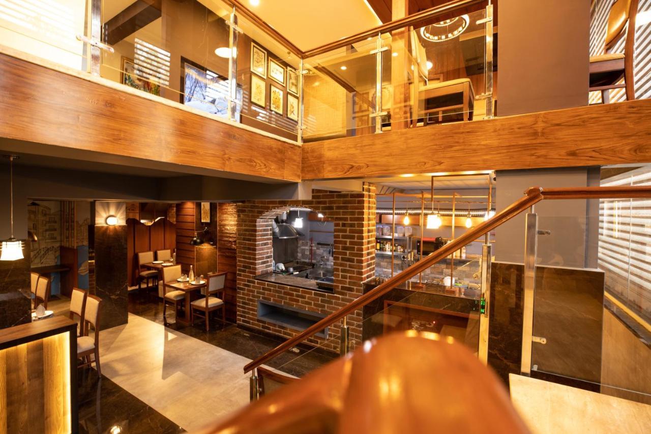 Paramos Hotel 3*