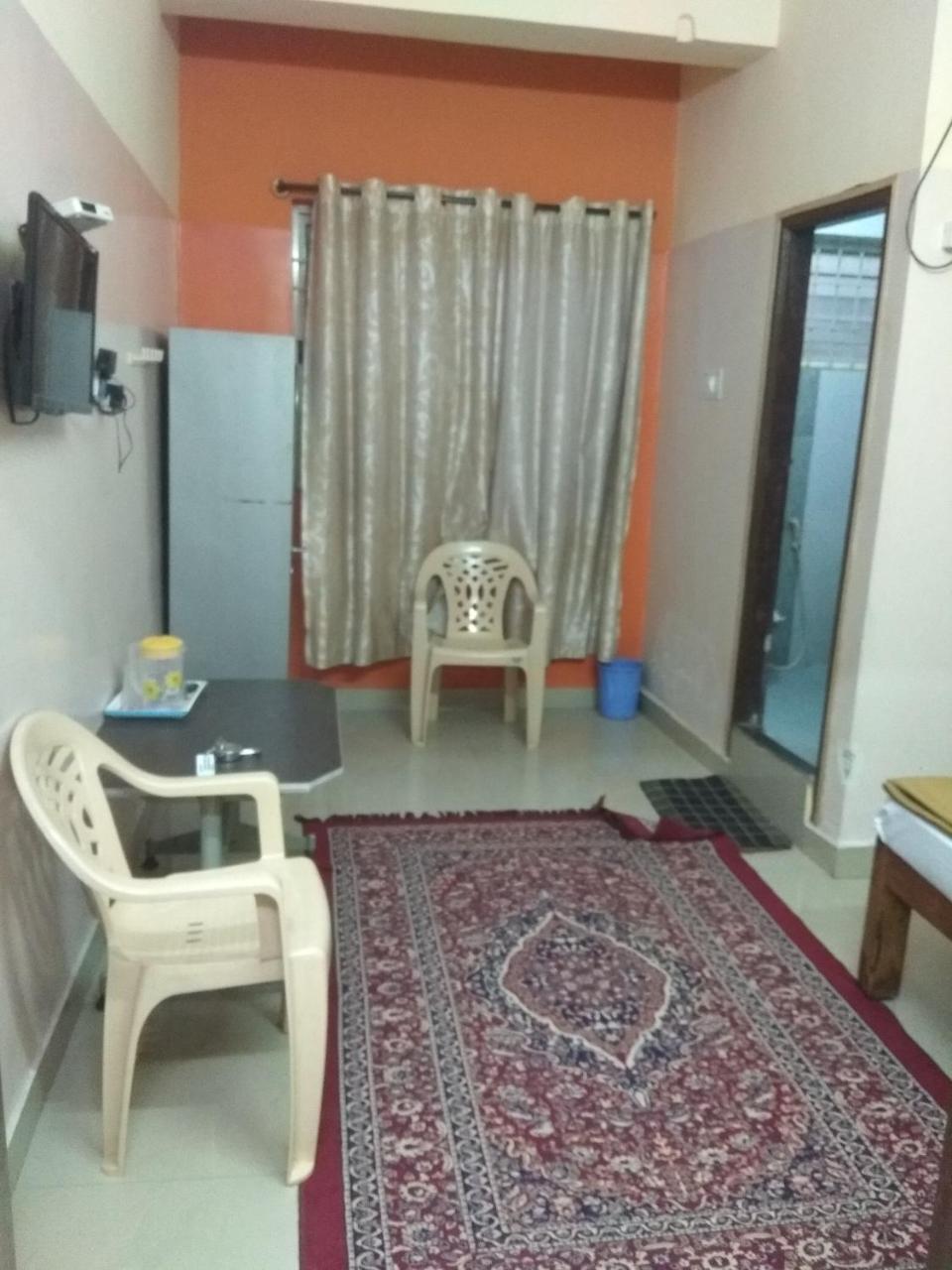 Hotel Apoorva Residency *