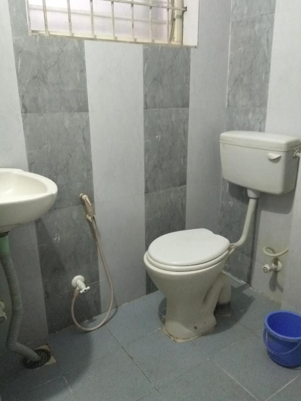 Apoorva Residency Hotel *