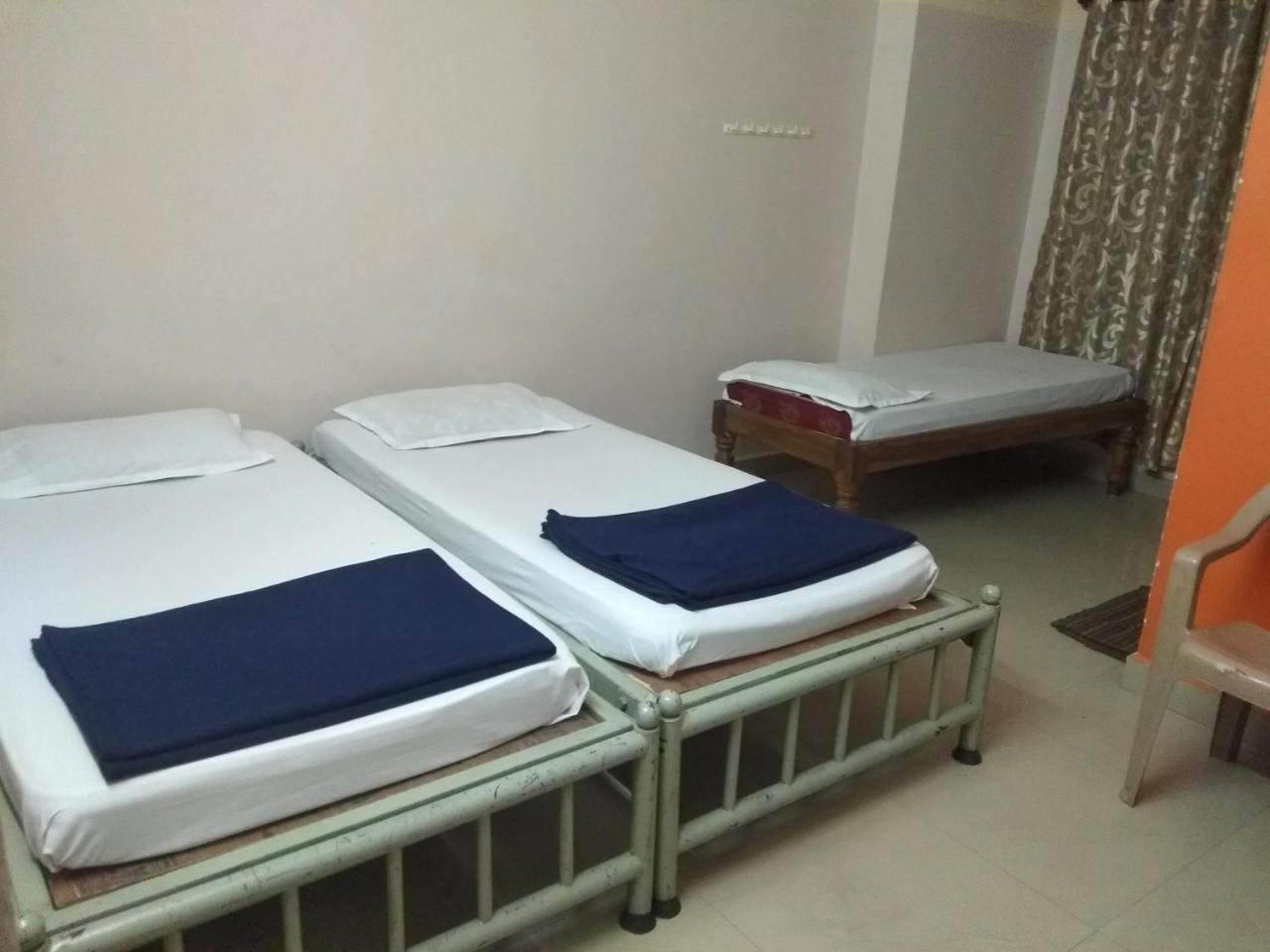 Hotel Apoorva Residency