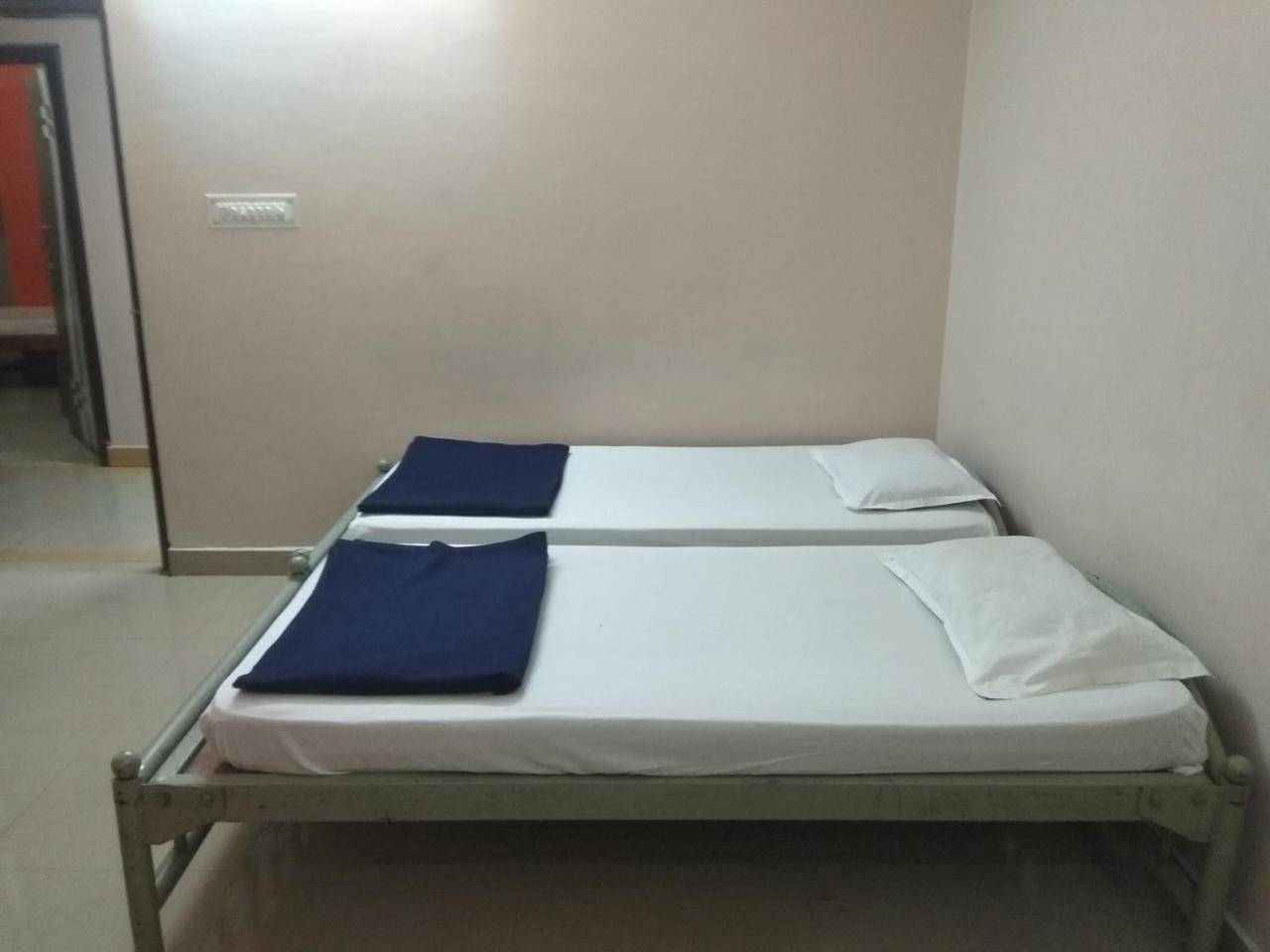 Apoorva Residency Hotel *