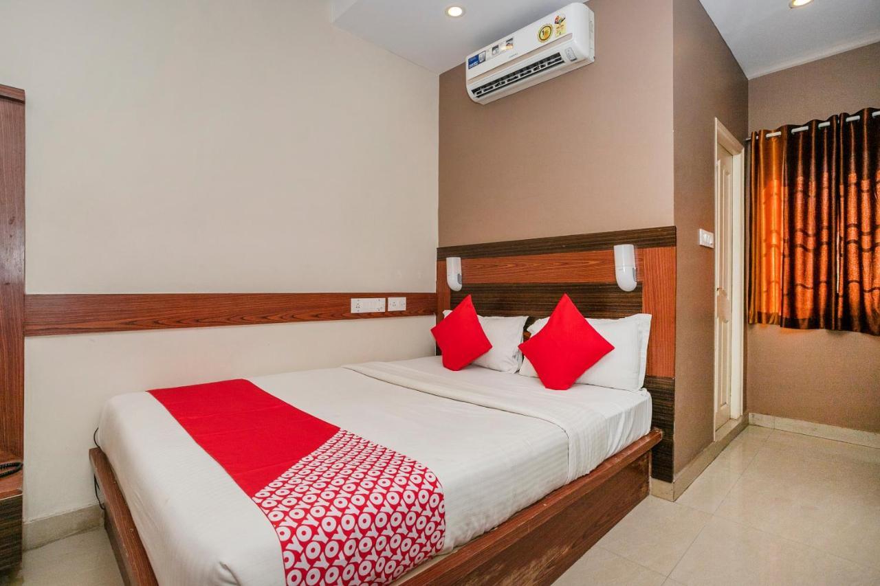 Hotel Oyo 436 Emirates Bangalore