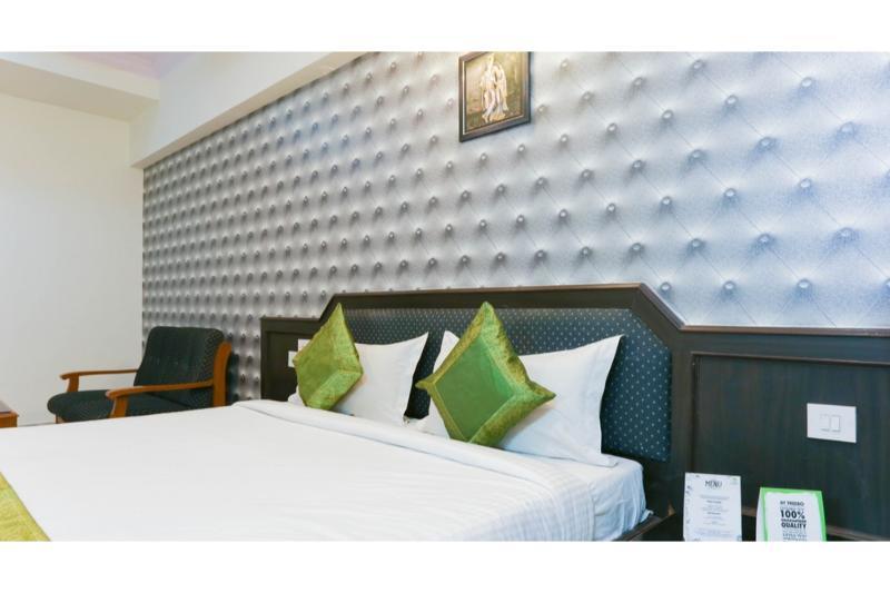 Hotel Treebo Adarsh 3*