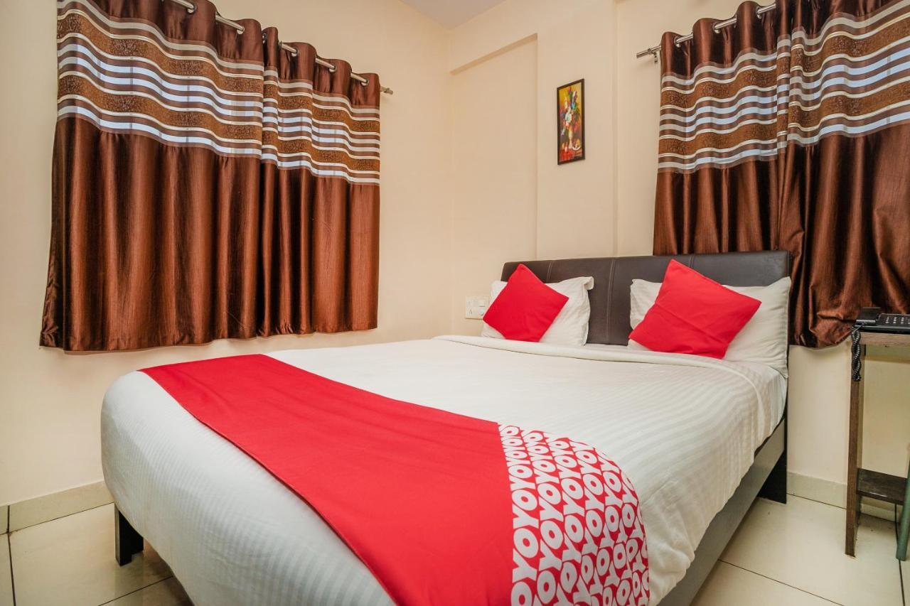 Oyo 7918 Near Trinity Circle Hotel 3*