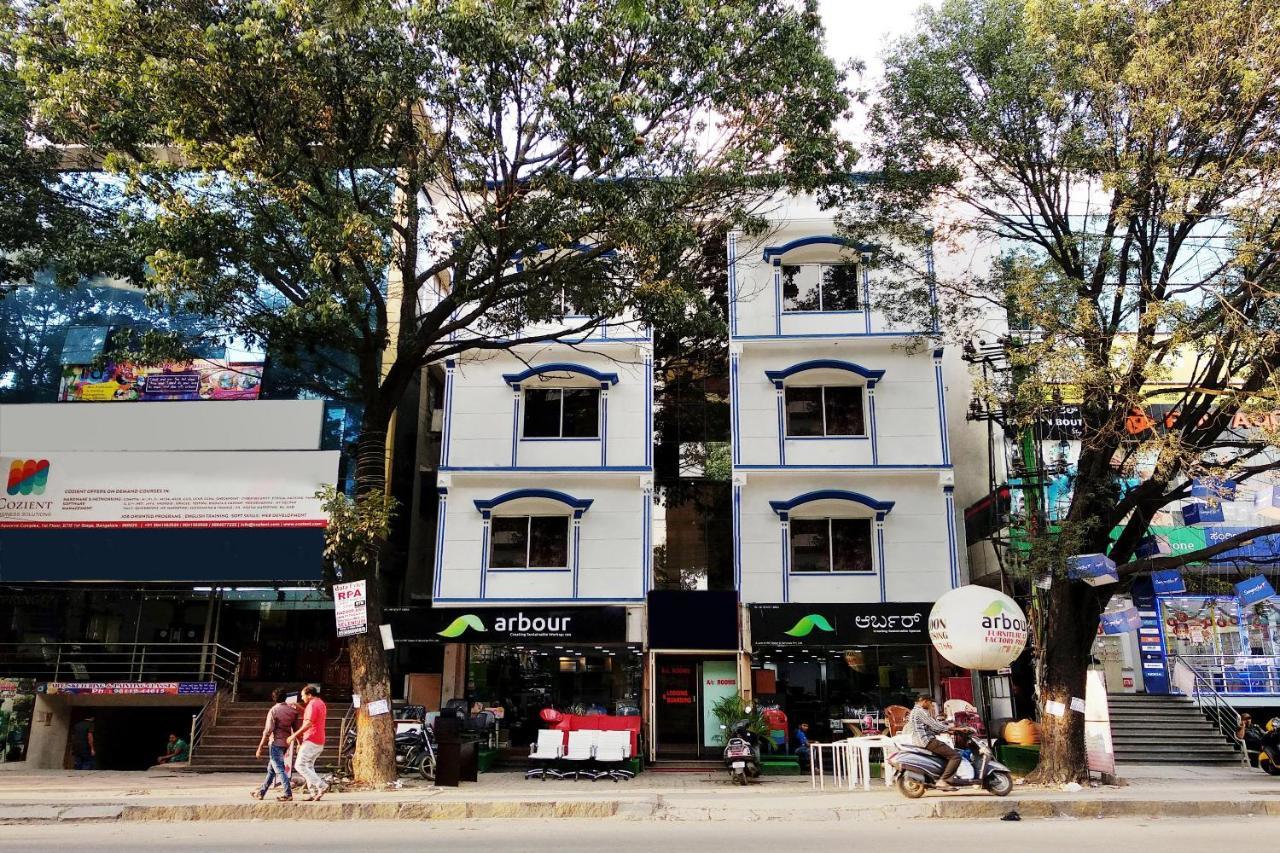 Hotel Oyo 10340 Queen's Castle 3*