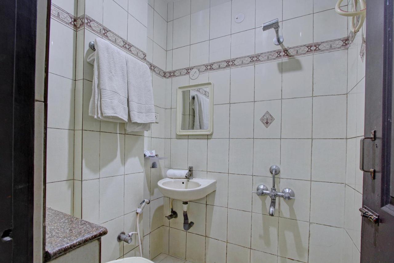 Oyo 10340 Queen's Castle Hotel 3*