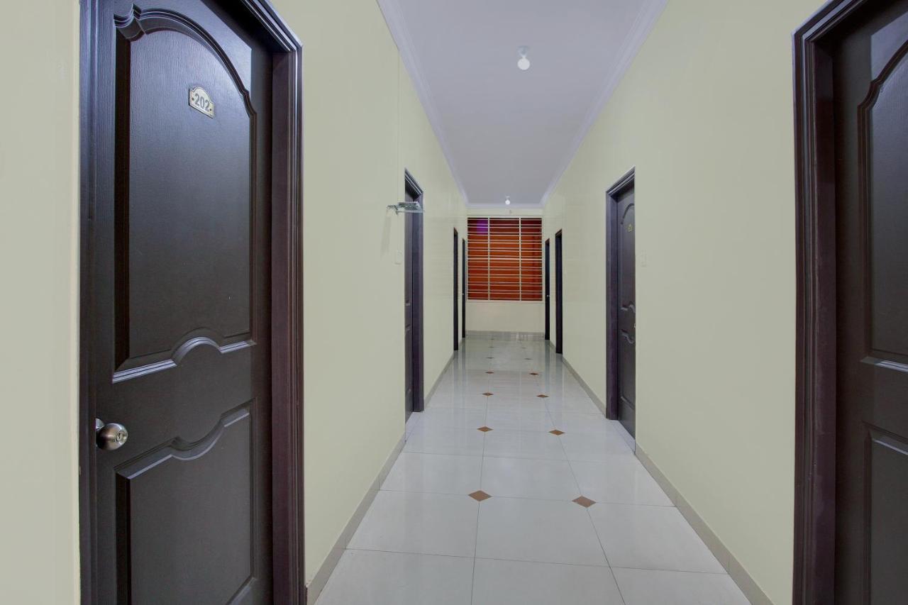 Hotel Oyo 10340 Queen's Castle 3*