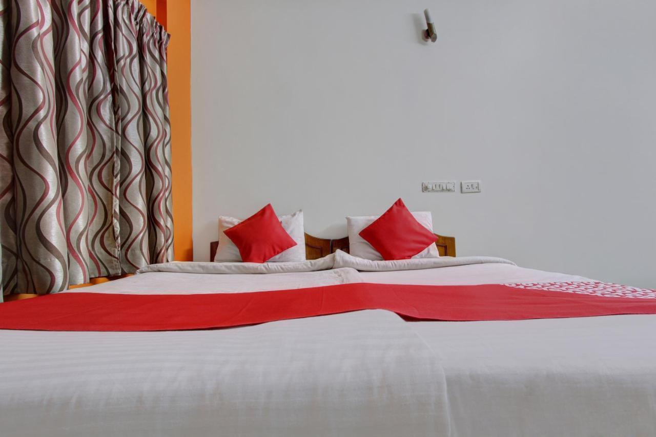 Oyo 10340 Queen's Castle 3*