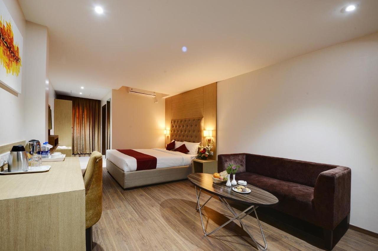 La Sara Pride Hotel 3*