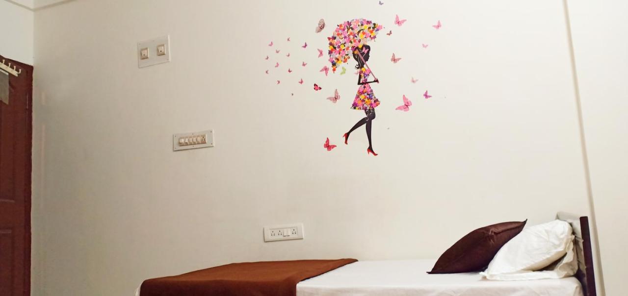 Transit Dorms - A Backpackers & Bangalore