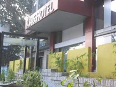 Hotel Istay Infantry Road Bangalore