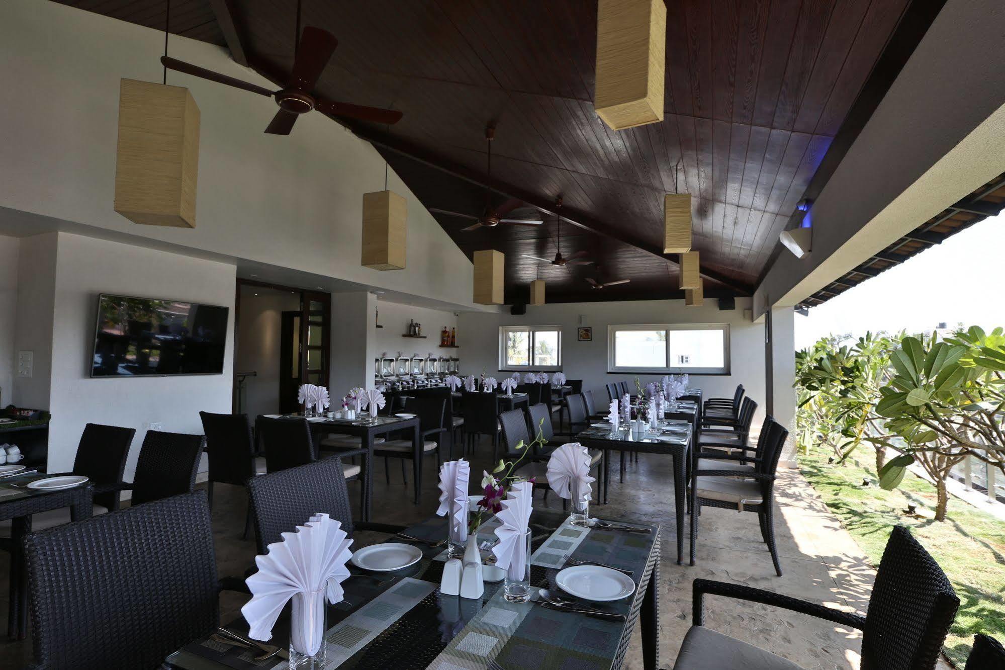 Temple Tree Hotel 3*