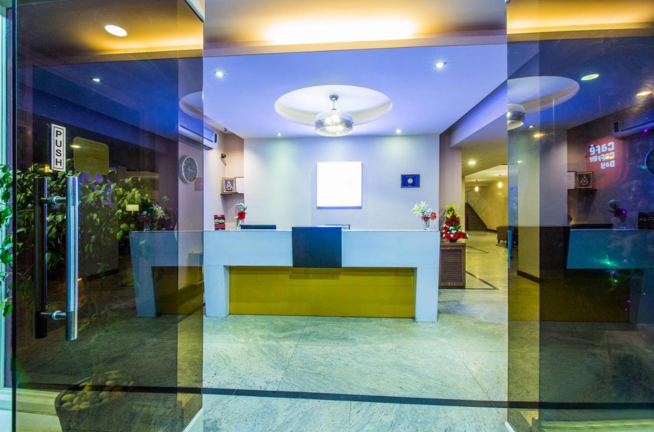 Hotel Mint Downtown Bangalore