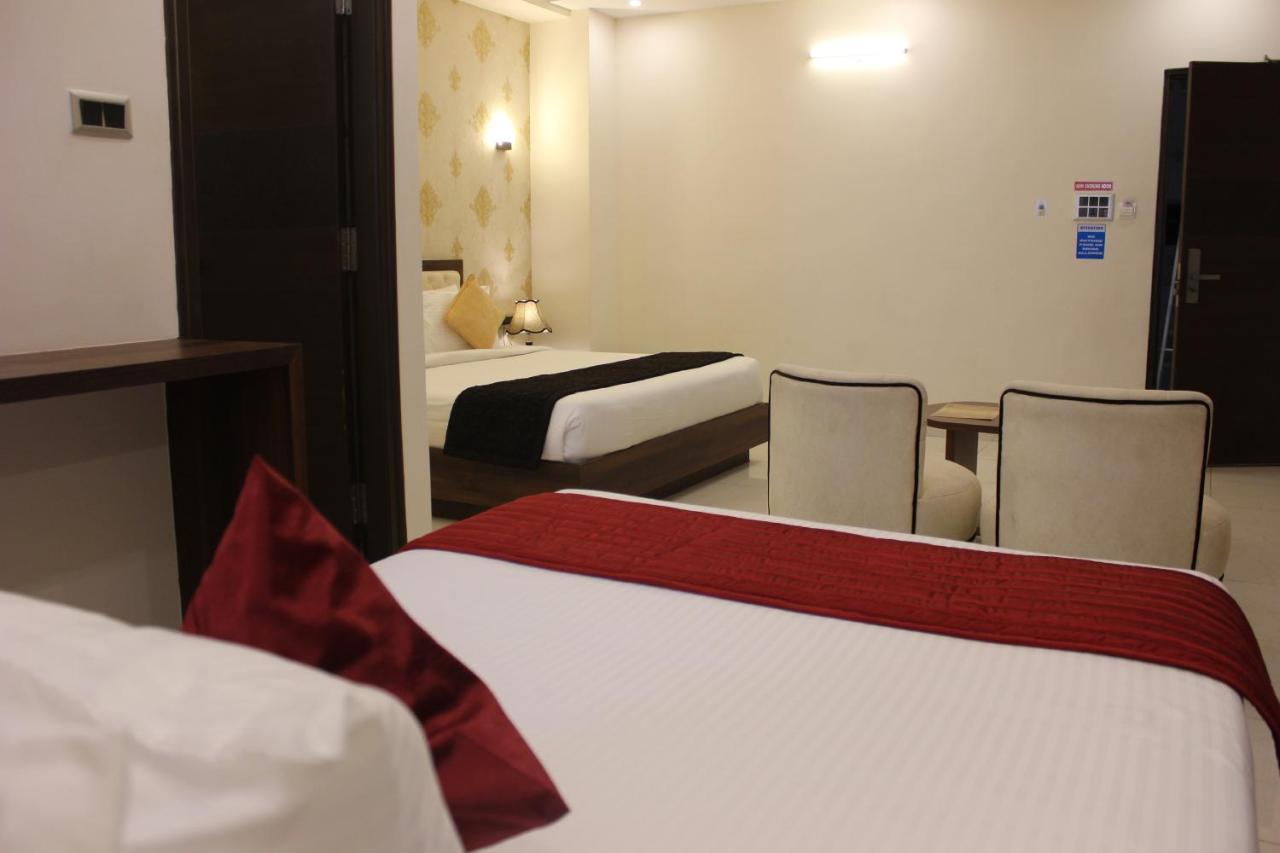 T S Royal Grand Hotel-bommasandra -hosur Road Bangalore