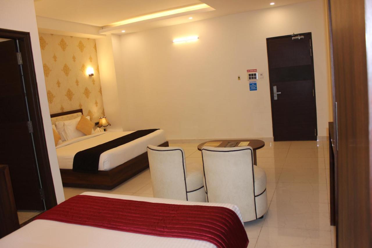 Hotel T S Royal Grand Hotel-bommasandra -hosur Road