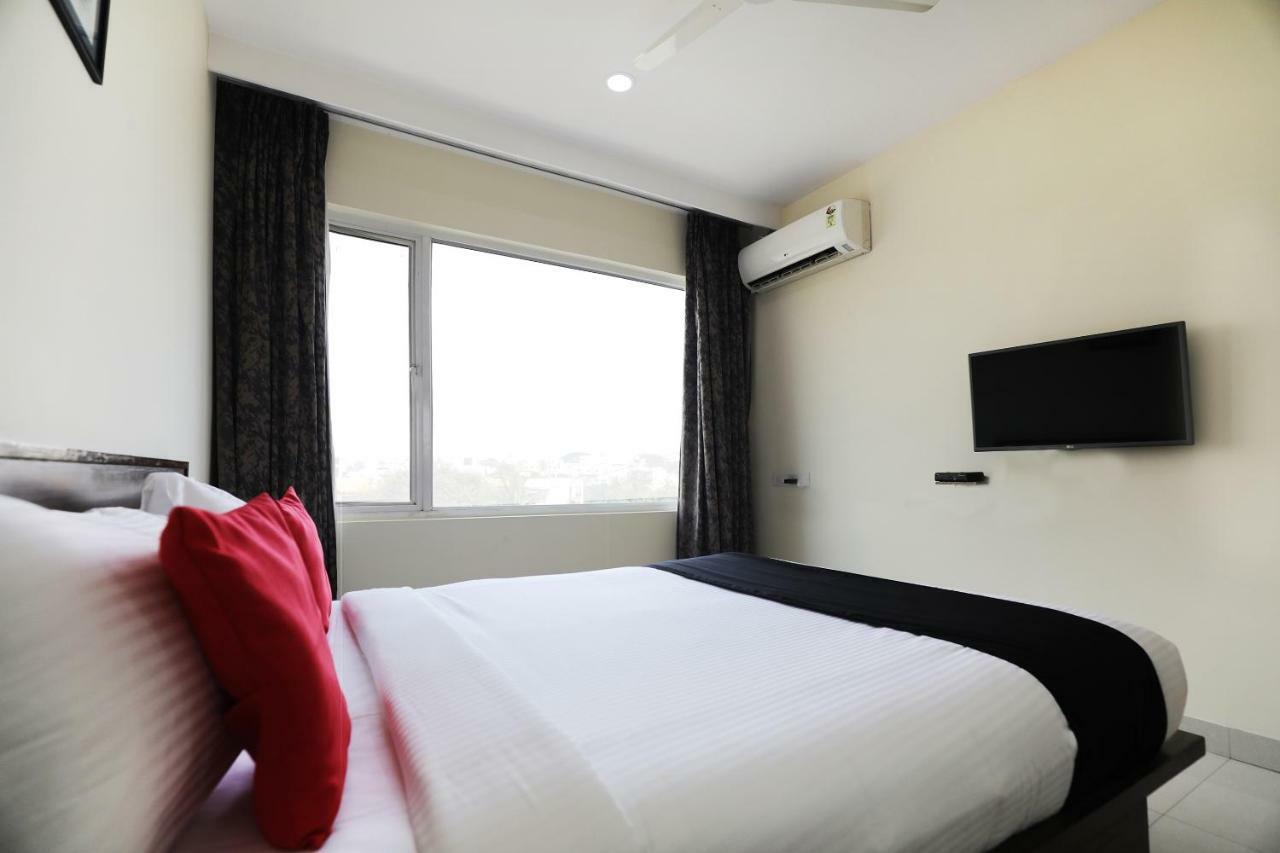 Capital O 28398 Mysore Gate Hotel Bangalore