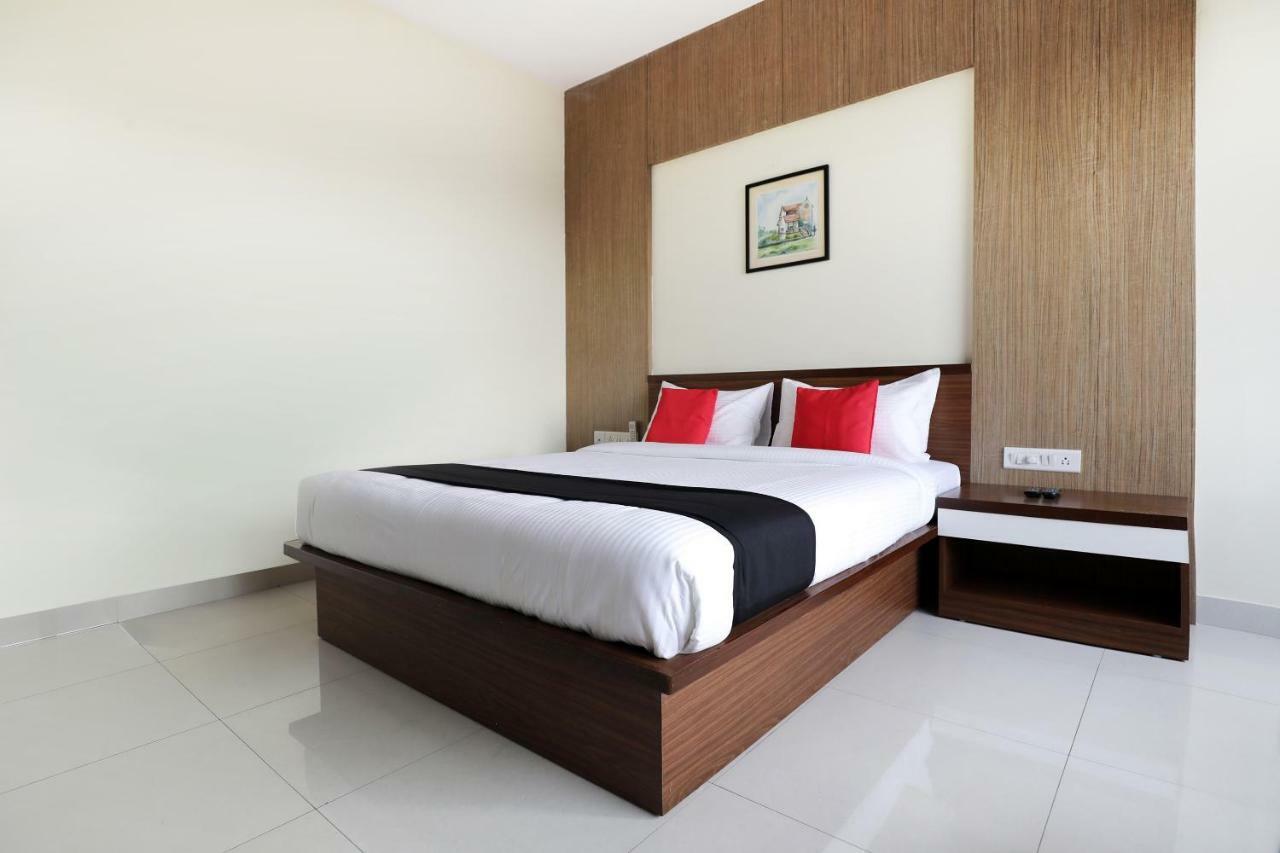 Capital O 28398 Mysore Gate Hotel 3*
