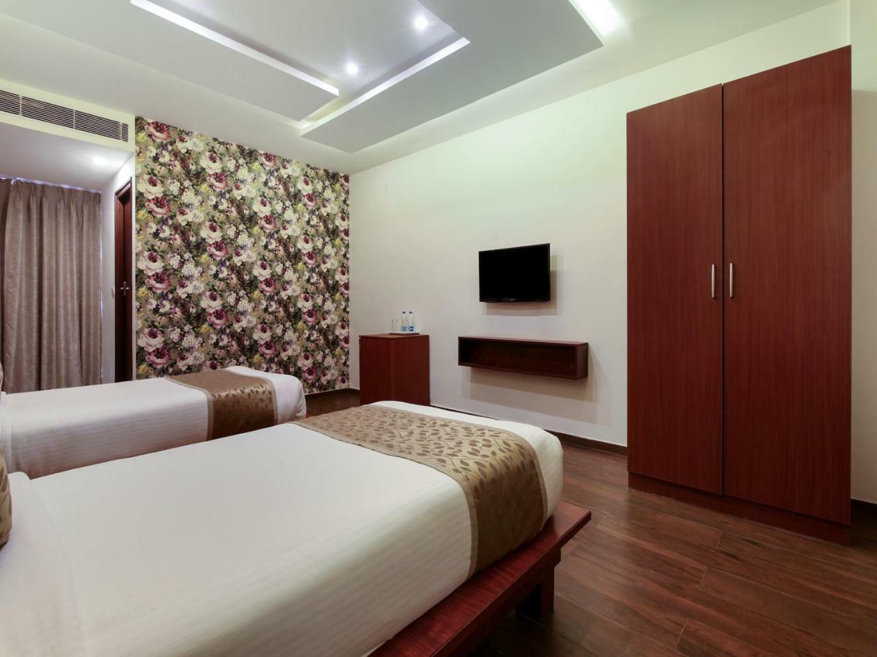 Capital O 11903 Southern 3* Bangalore