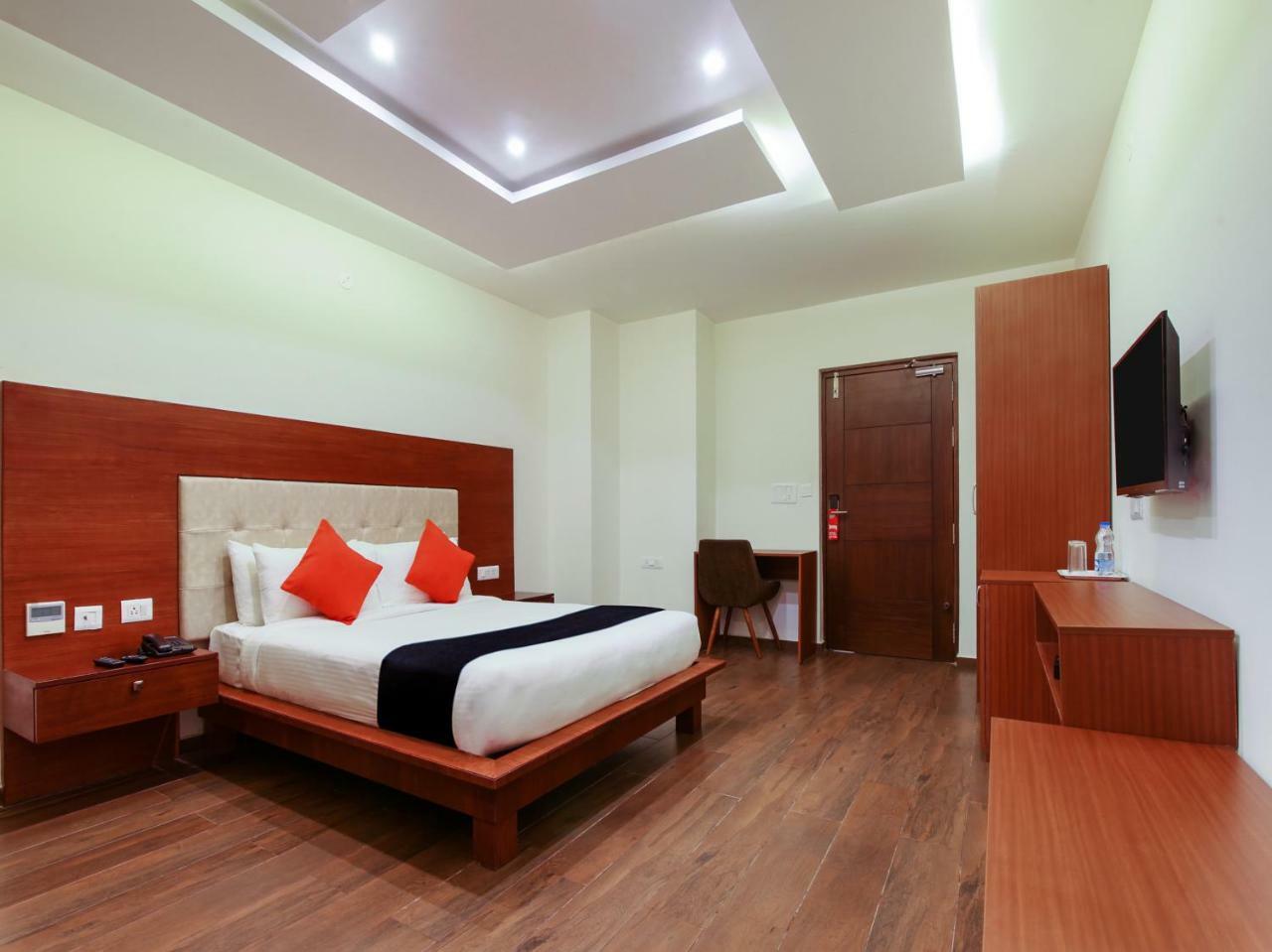 Capital O 11903 Southern 3* Bangalore