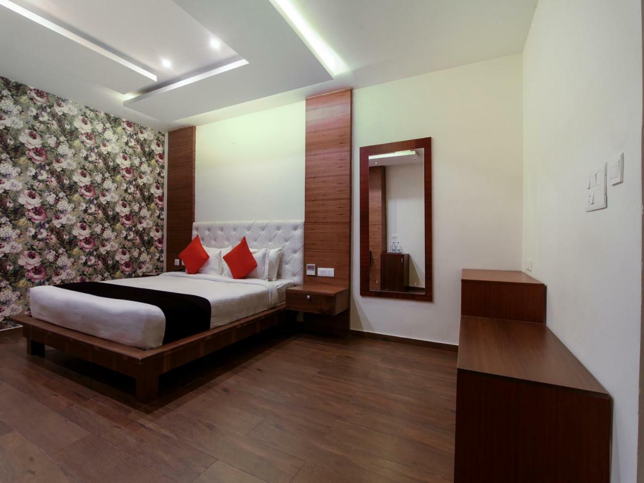 Hotel Capital O 11903 Southern