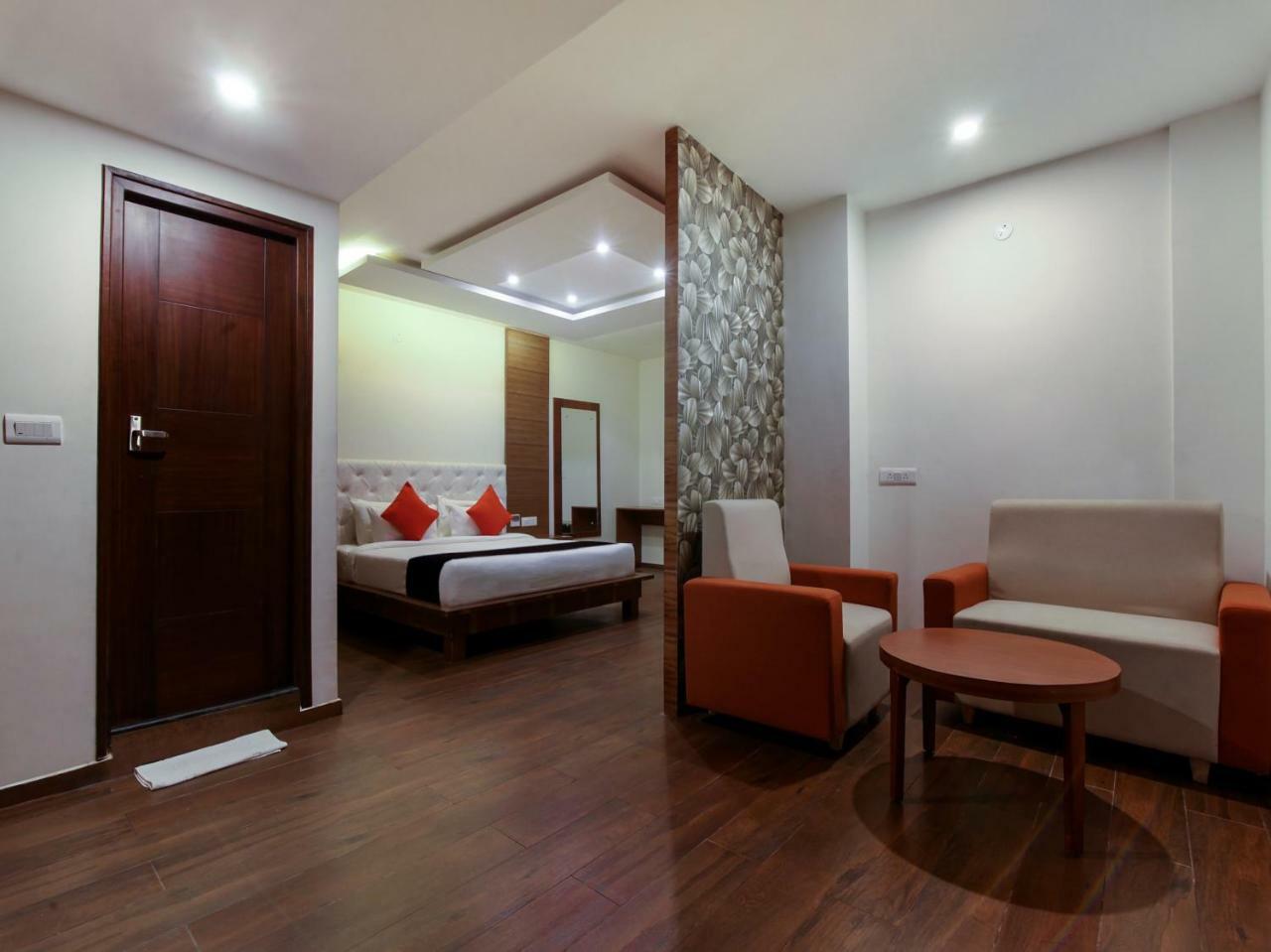 Capital O 11903 Southern Hotel