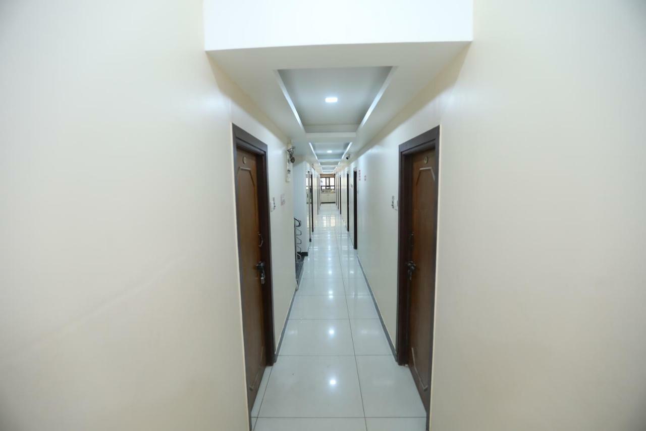 Hotel Embassy