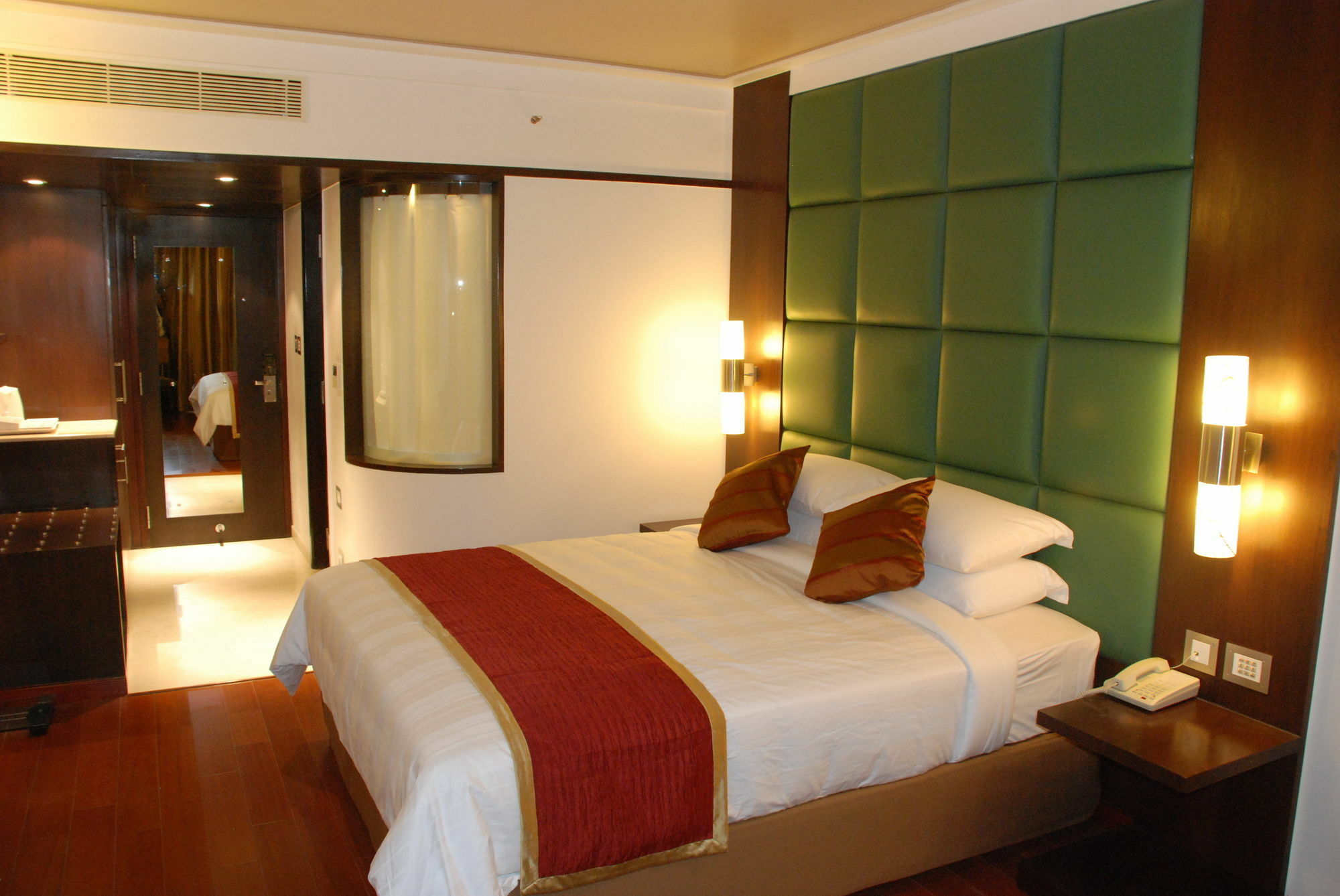 Iris The Business Hotel