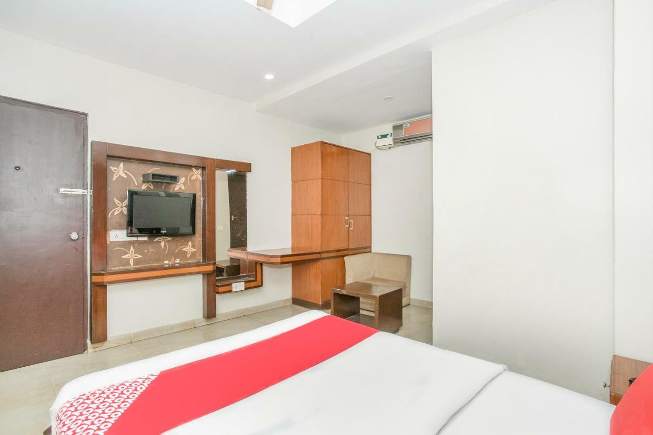 Inn Oyo 13021 Park Palace *