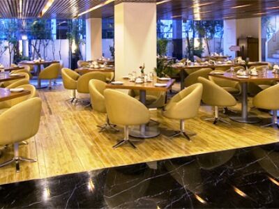 Hotel Monarch Luxur - Infantry Road 4*