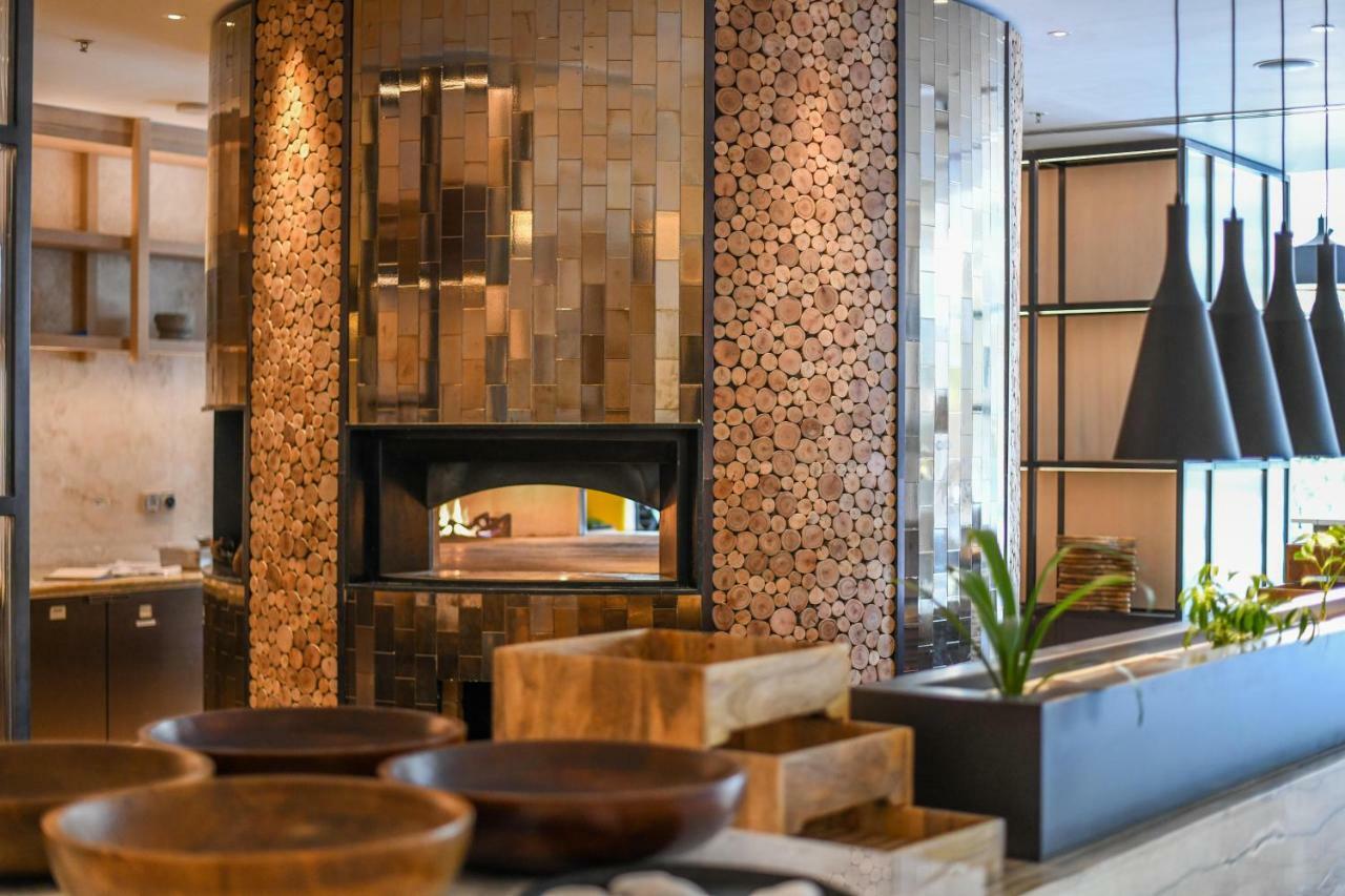 Hotel Four Seasons At Embassy One