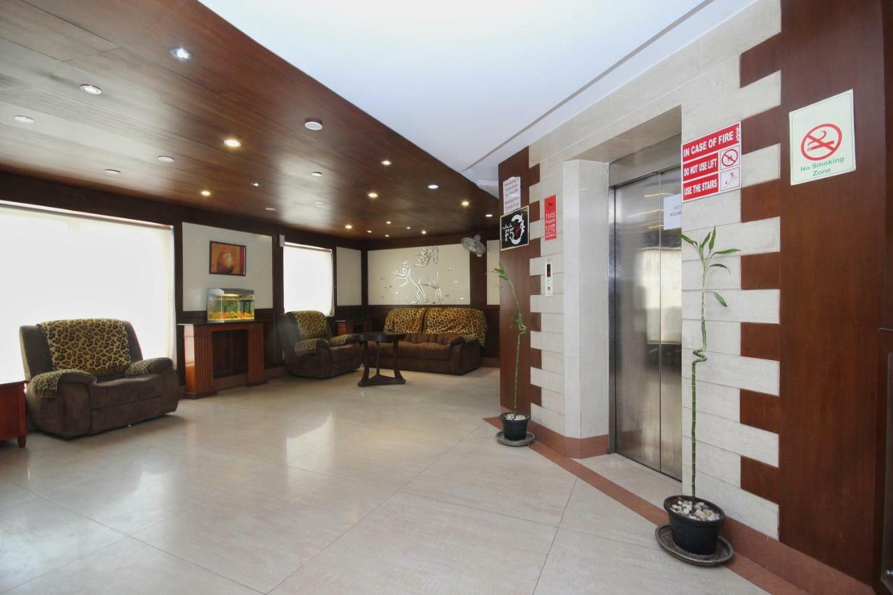Hotel Oyo 316 Brigade Royale 3*