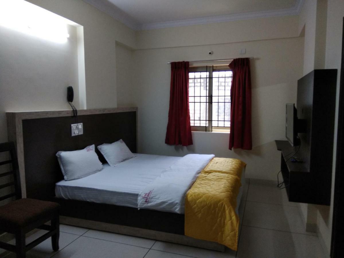 Dunhill Jungle View Hotel