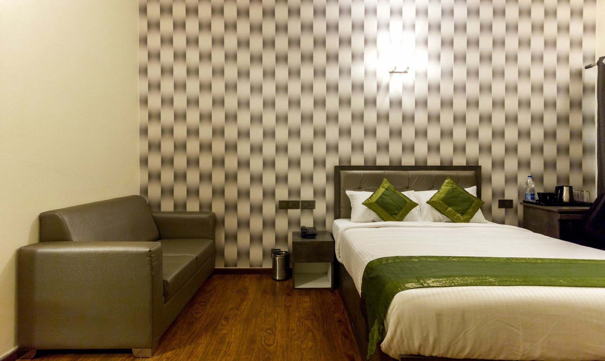 Treebo Eden Au Hotel 3*