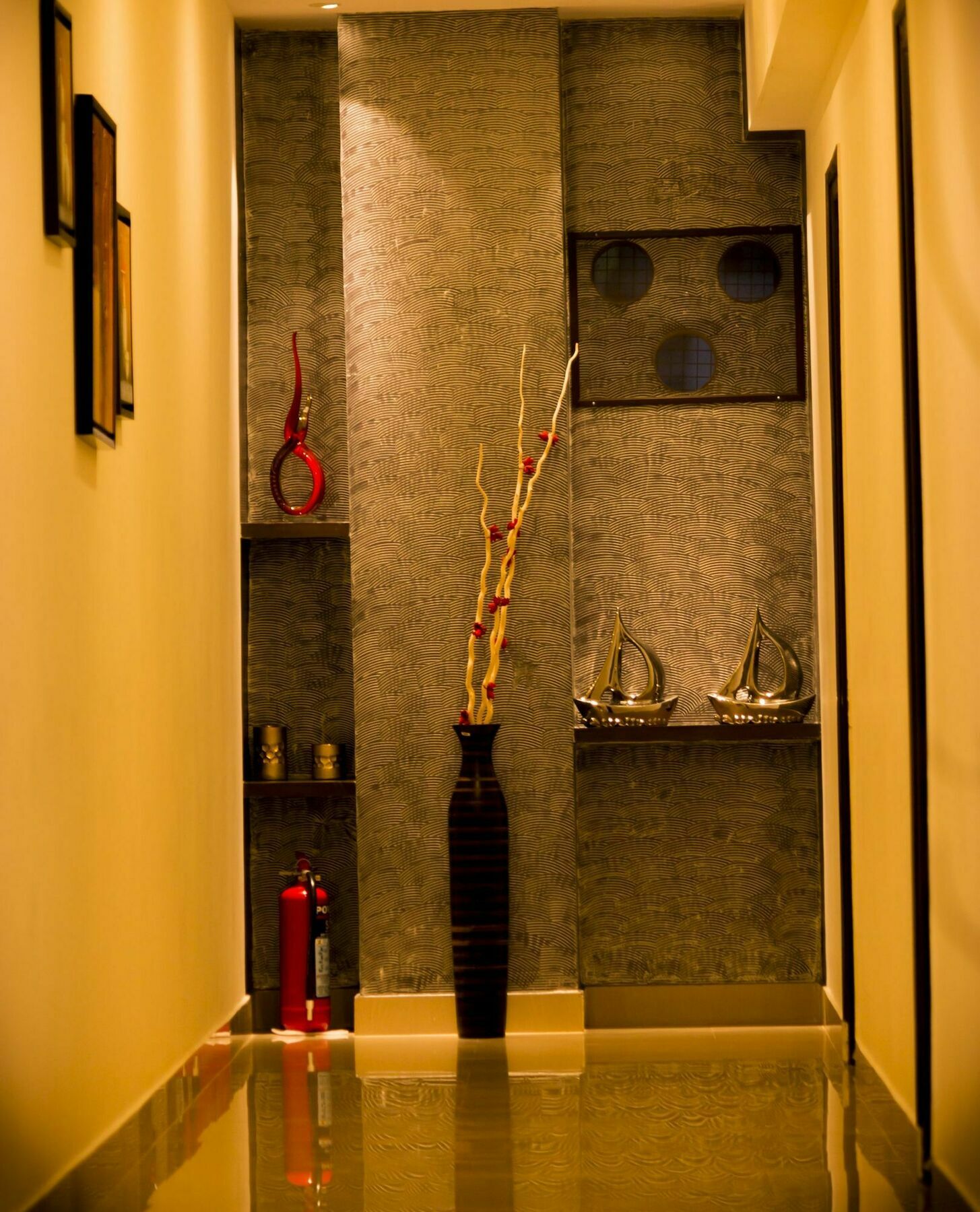 Hotel Ajantha Komforts,