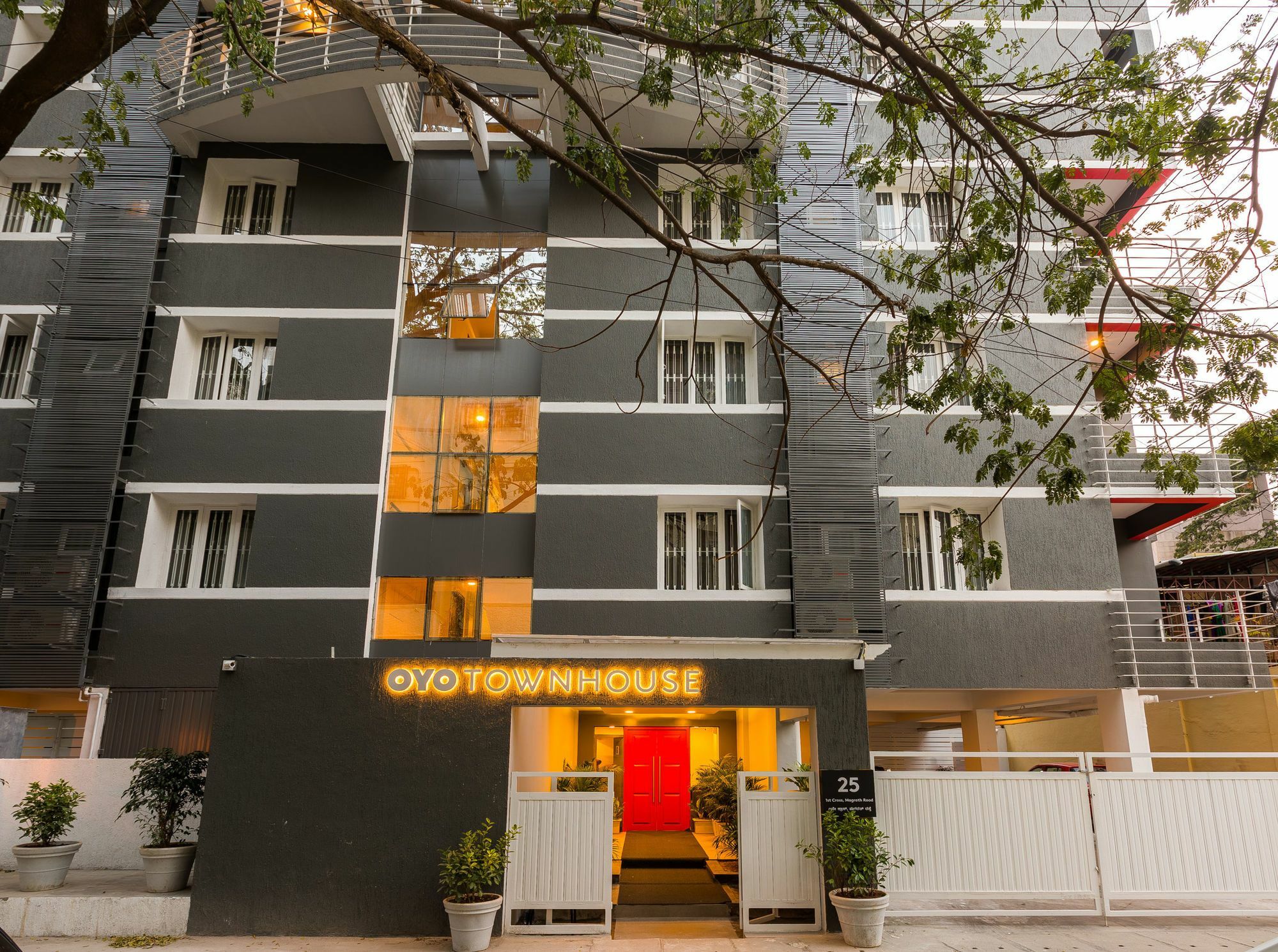 Hotel Oyo Townhouse 025 Garuda Mall 3*