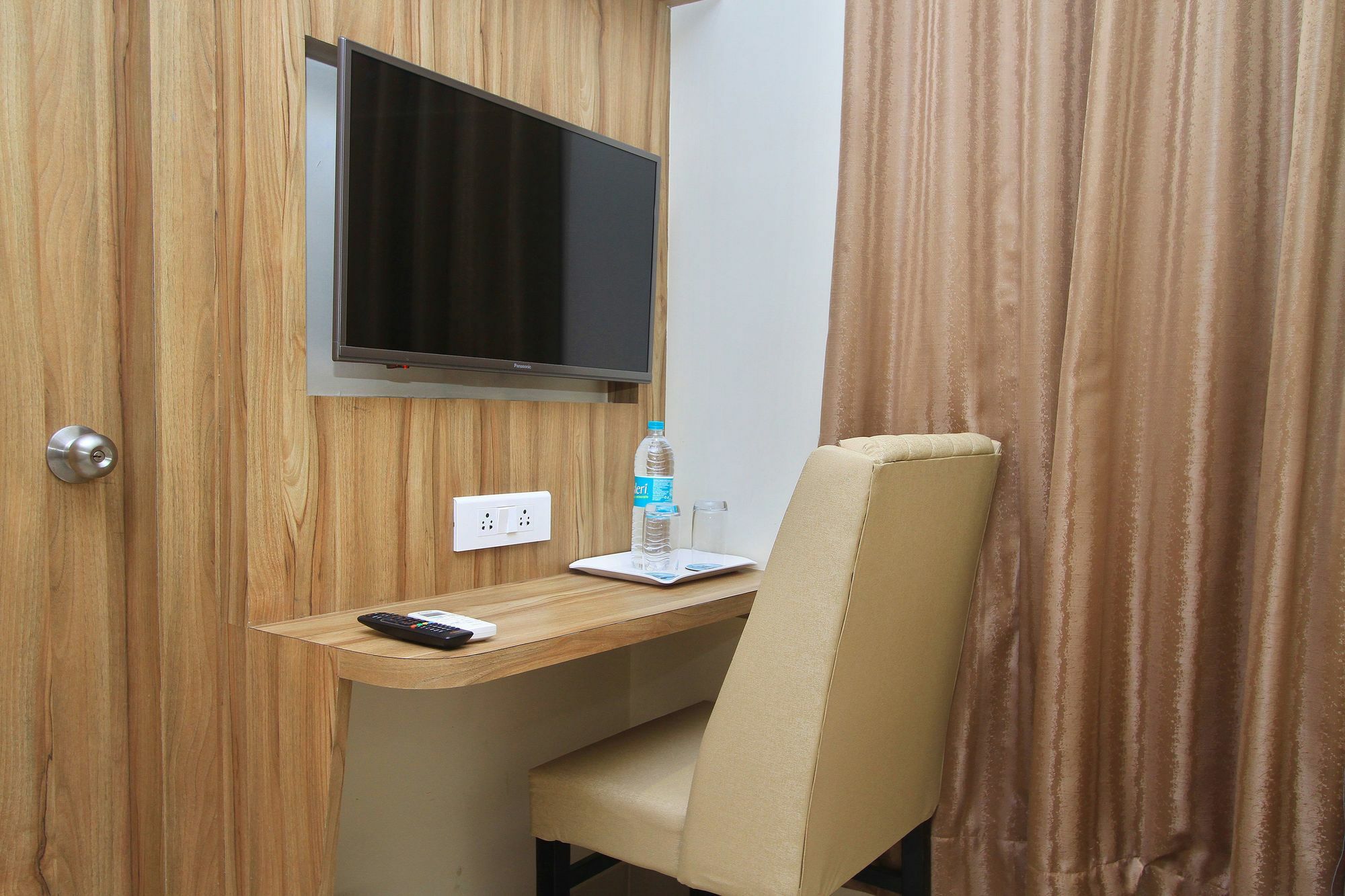 Hotel Plaza Heights 3*