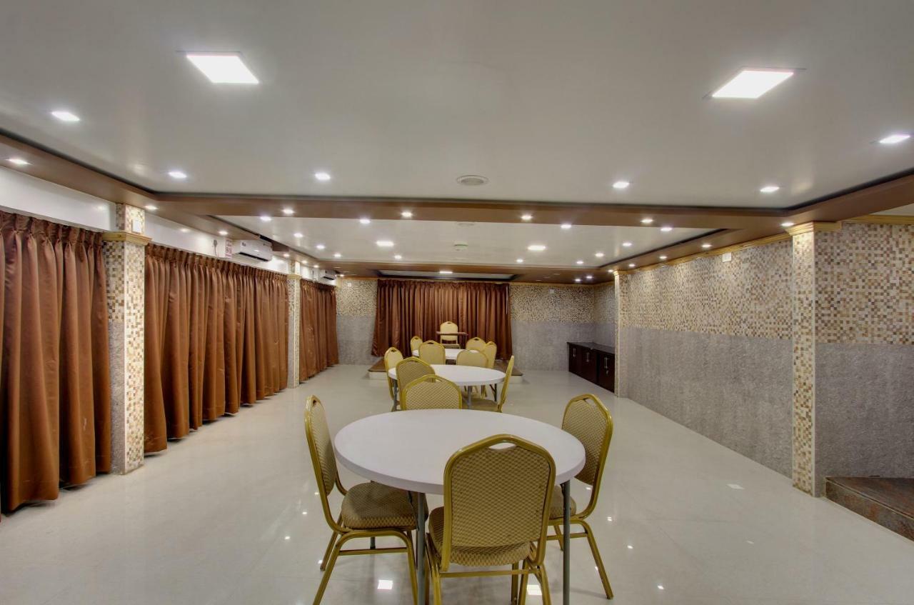 Bluemoon Log-inn Hotel Bangalore