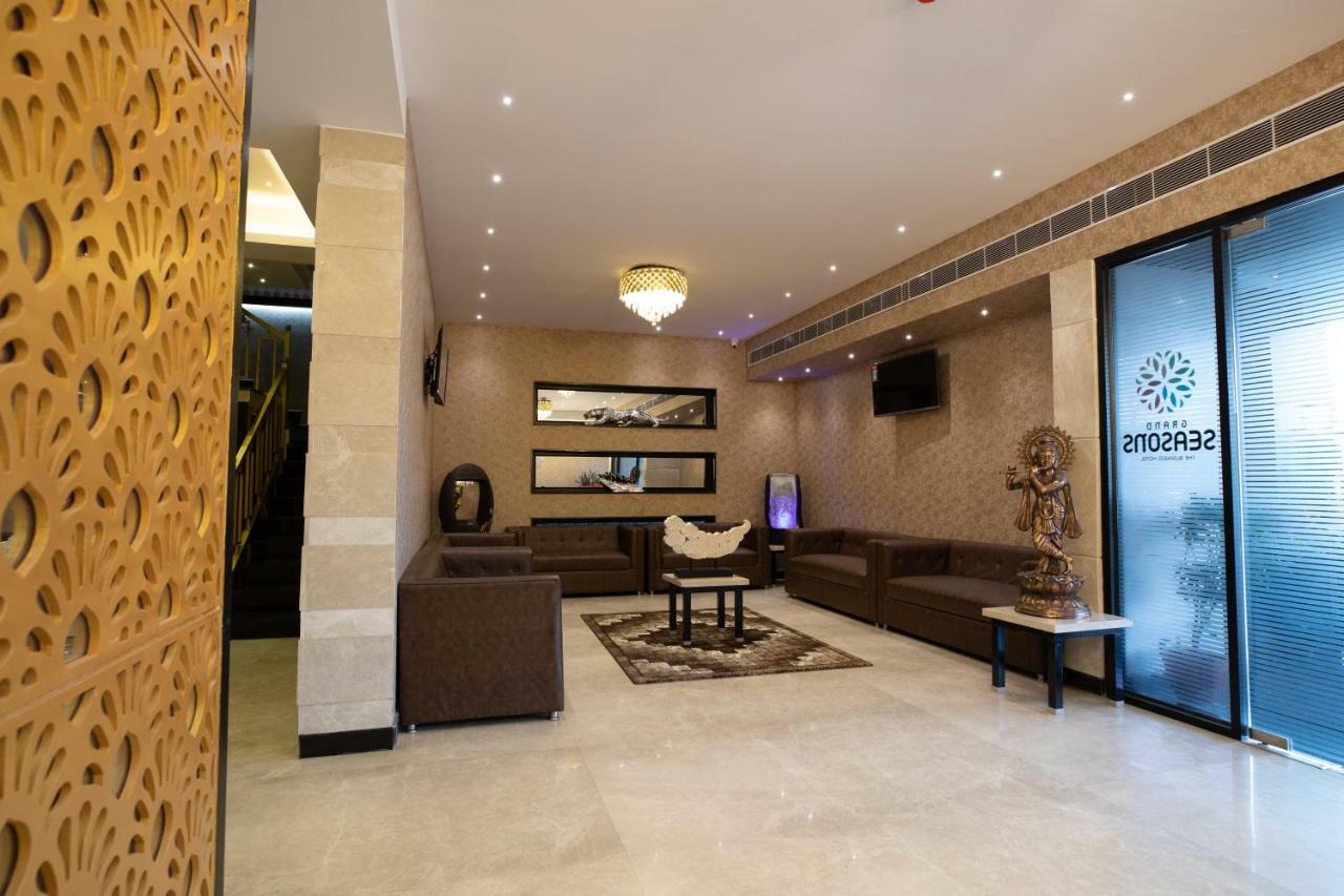 Fabhotel Prime Grand Seasons Hotel 2*