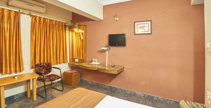 Hotel Chinna's Residency