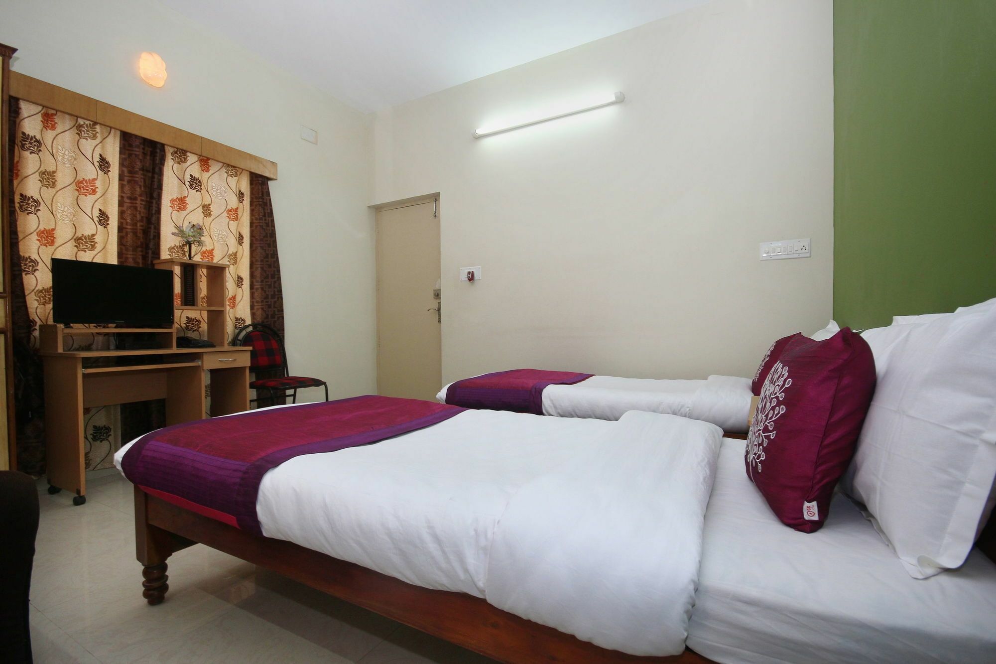 Itsy Shree Comforts Hotel